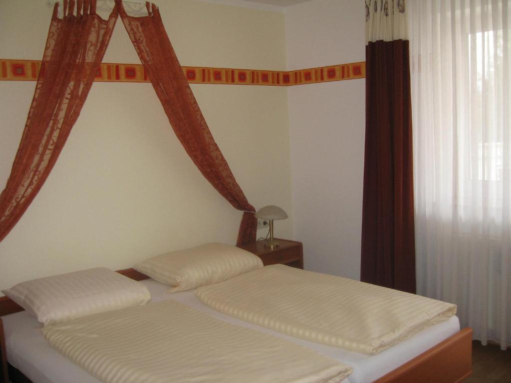 Hotel Alt-Holzhausen Bad Pyrmont Rom bilde