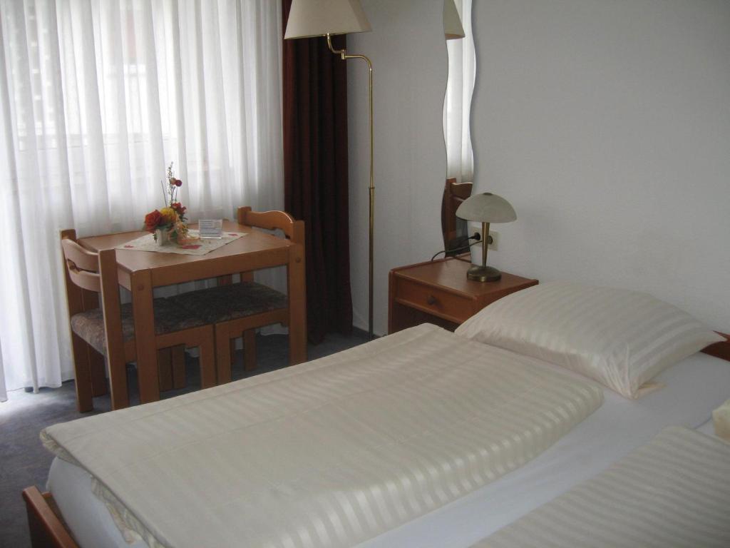Hotel Alt-Holzhausen Bad Pyrmont Rom bilde